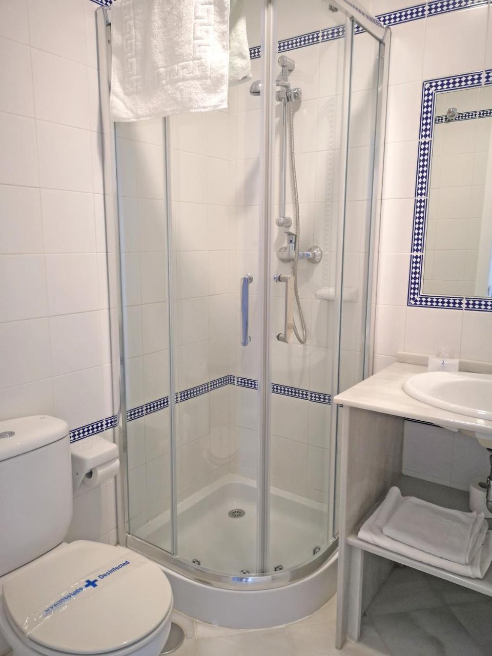 Hostal Bodega Conil De La Frontera Esterno foto