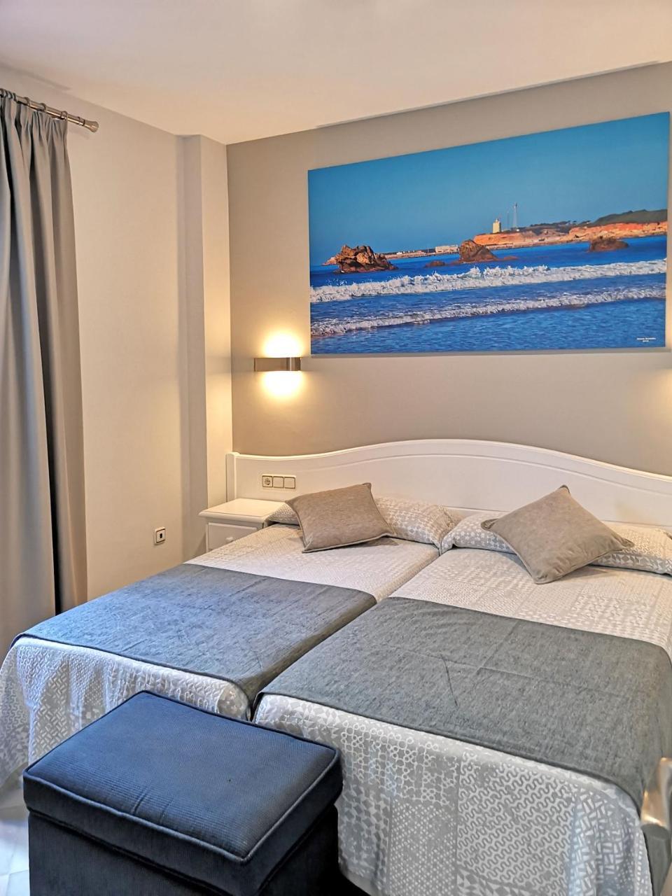 Hostal Bodega Conil De La Frontera Esterno foto