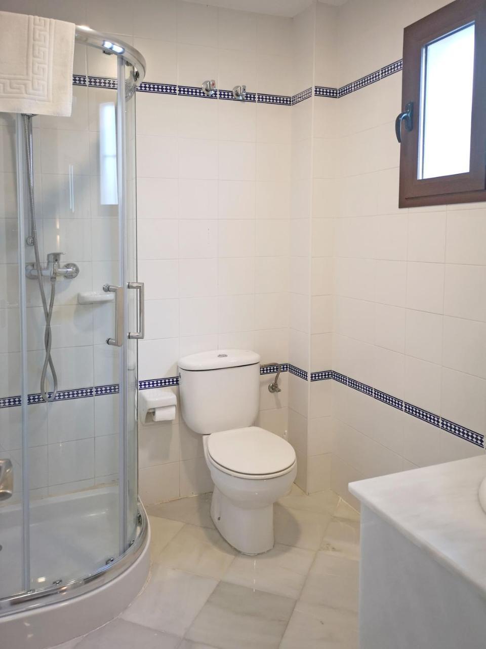 Hostal Bodega Conil De La Frontera Esterno foto