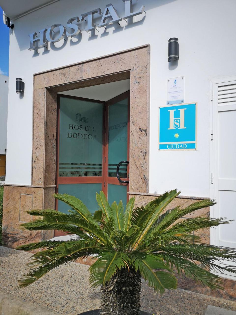 Hostal Bodega Conil De La Frontera Esterno foto